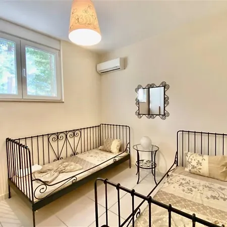 Helios Sea Front - 3 Bedrooms 7 Guests
