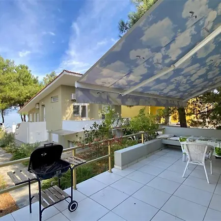 Villa Helios Seafront Rachoni - 3 Bedrooms 7 Guests *