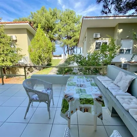 Helios Seafront Rachoni - 3 Bedrooms 7 Guests *