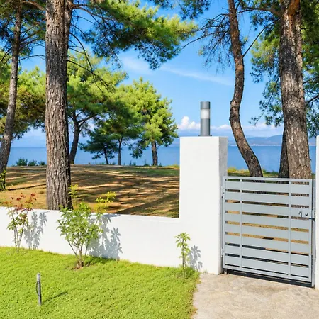 Helios Seafront Rachoni - 3 Bedrooms 7 Guests Villa *