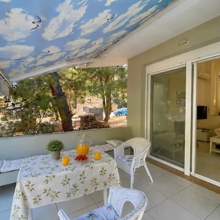 Helios Seafront Rachoni - 3 Bedrooms 7 Guests